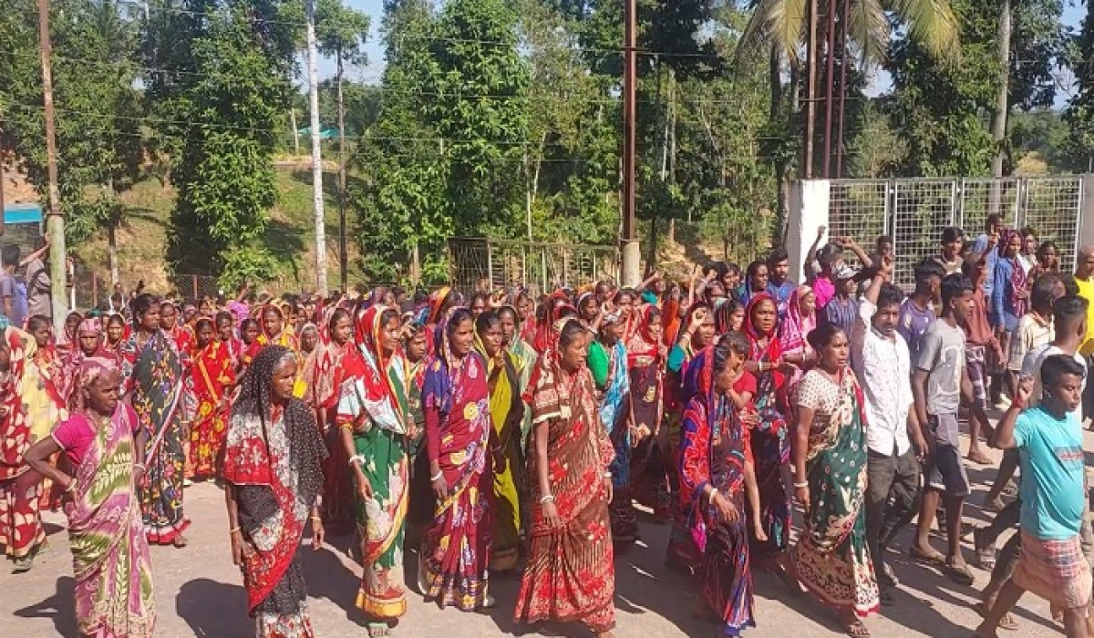 মন্দির-শ্মশান দখল করে টি কে গ্রুপের চারা রোপন; চা শ্রমিকদের বিক্ষোভ